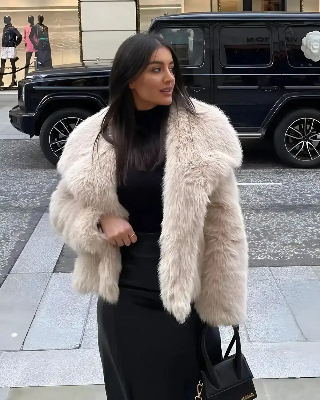 Casaco Lazarelle Sabrina com Textura Felpuda e Gola Ampla