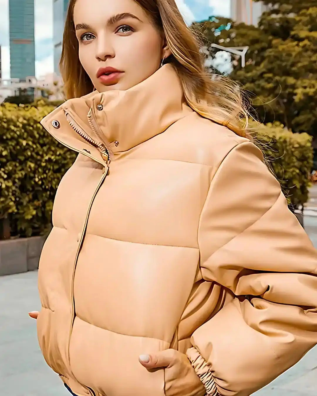 Jaqueta Lazarelle de Couro com Modelagem Puff e Algodão